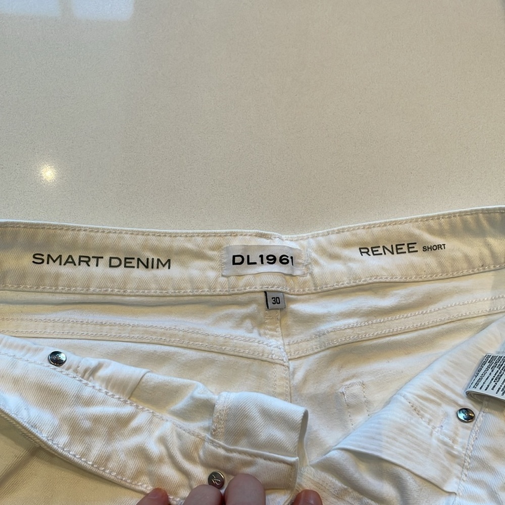 DL1961 Renee Stretch Smart Denim, Frayed Denim Shorts, White Size 30 - Picture 10 of 13